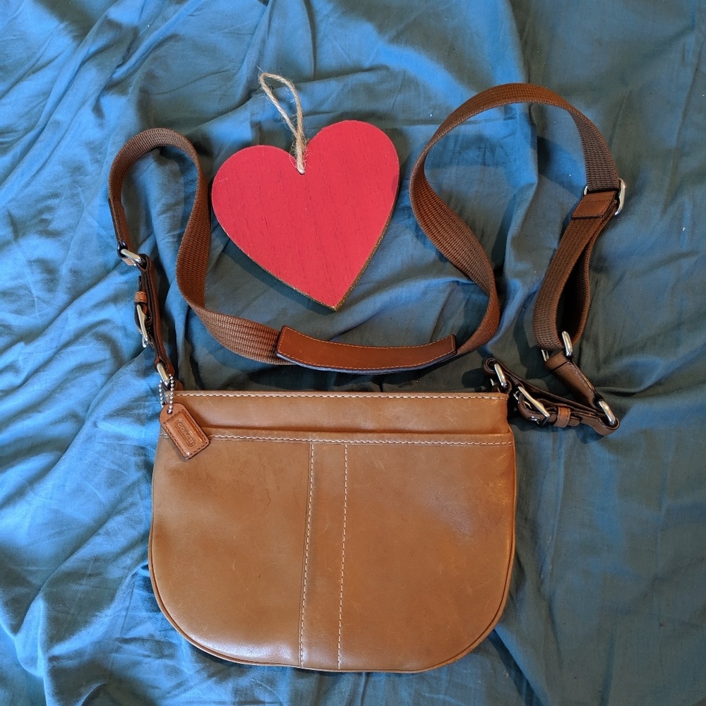 Vintage coach leather crossbody
